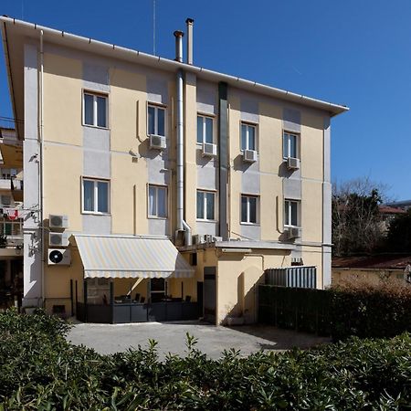 Parking Hotel Giardino Livorno Eksteriør bilde