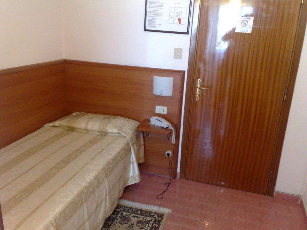 Parking Hotel Giardino Livorno Rom bilde