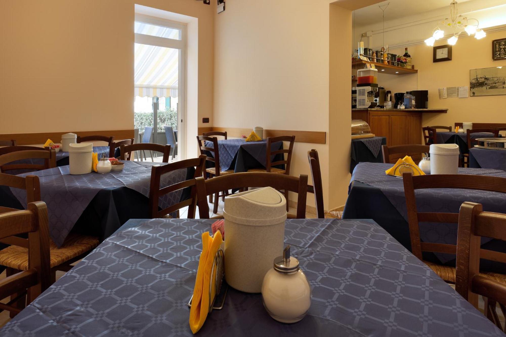 Parking Hotel Giardino Livorno Eksteriør bilde