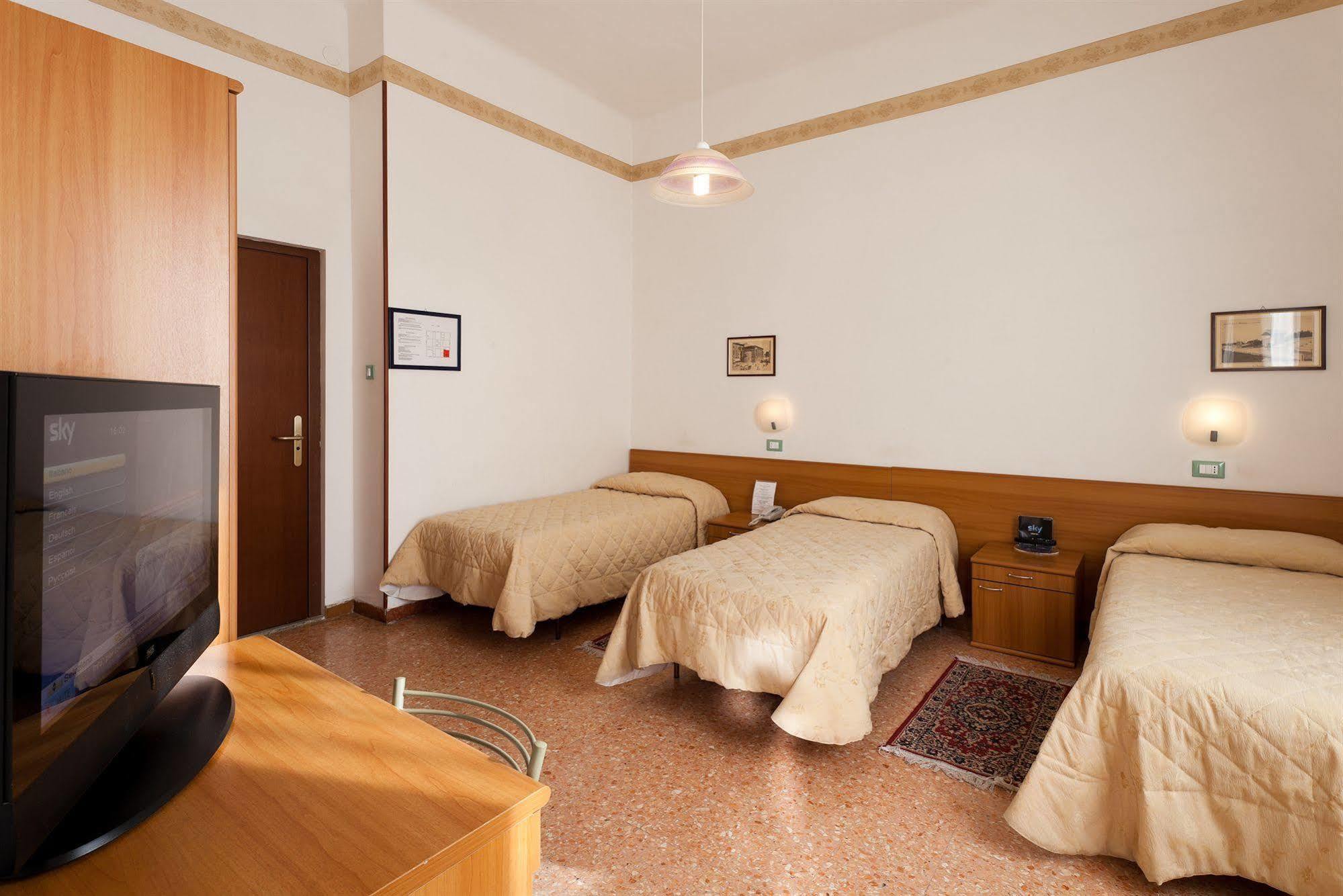 Parking Hotel Giardino Livorno Eksteriør bilde